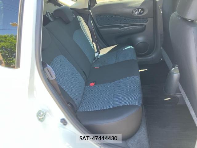 Nissan NOTE 2013-04 8225332-4