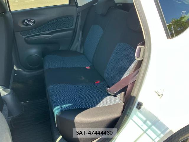 Nissan NOTE 2013-04 8225332-6