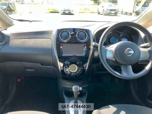 Nissan NOTE 2013-04 8225332-7