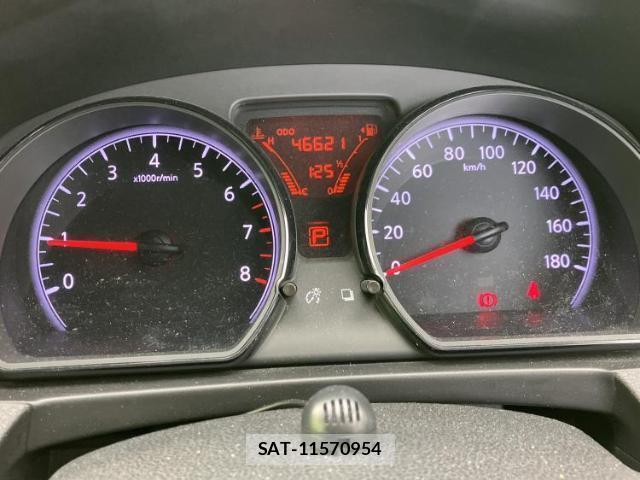Nissan NOTE 2015-07 8225426-12