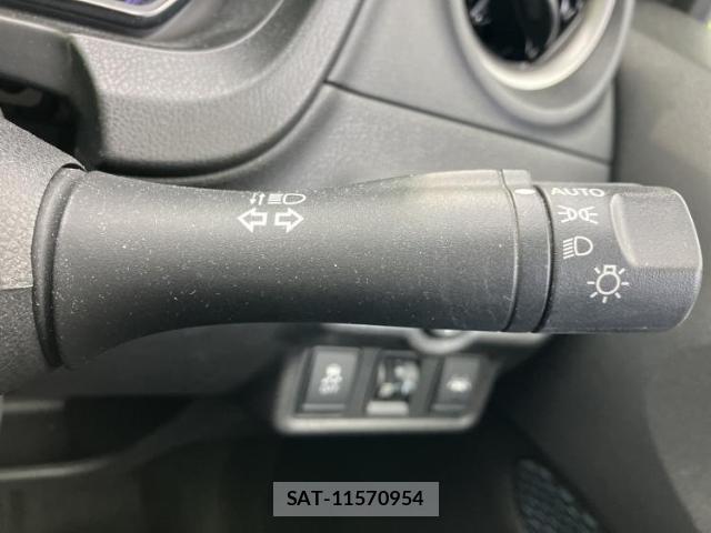 Nissan NOTE 2015-07 8225426-14