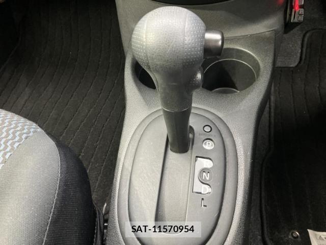 Nissan NOTE 2015-07 8225426-16
