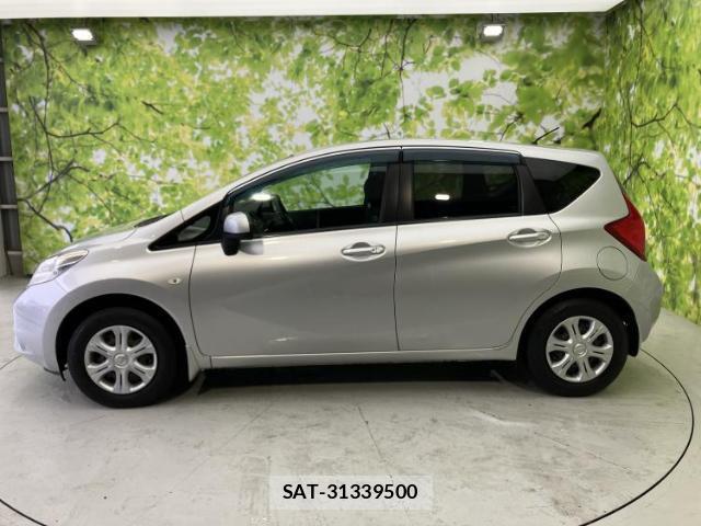 Nissan NOTE 2013-09 8225543-1