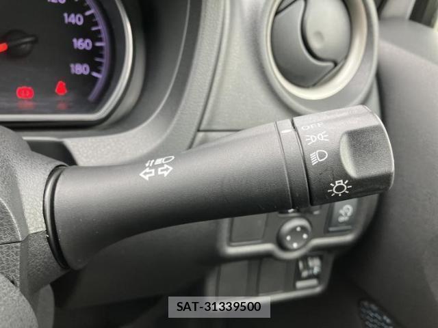 Nissan NOTE 2013-09 8225543-16