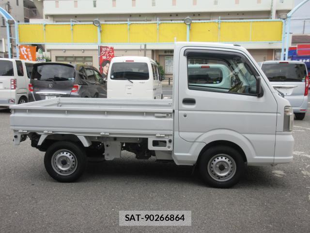 Nissan CLIPPER TRUCK 2018-04 8216199-3