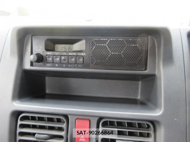 Nissan CLIPPER TRUCK 2018-04 8216199-4