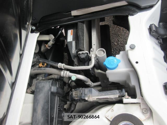 Nissan CLIPPER TRUCK 2018-04 8216199-7