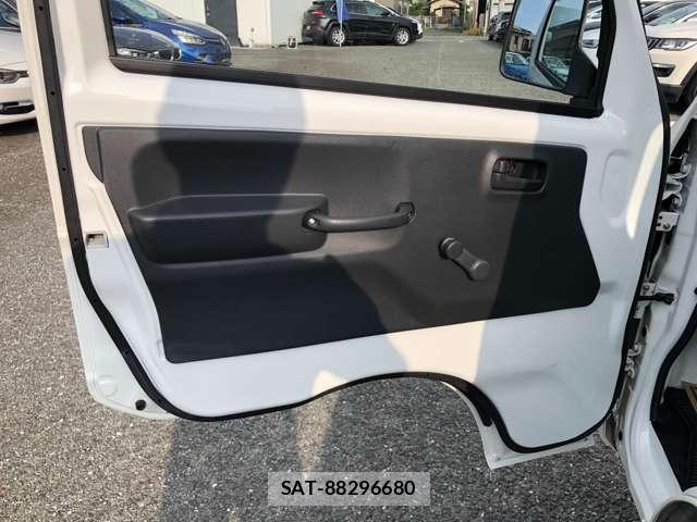 Nissan CLIPPER TRUCK 2018-04 8221603-15
