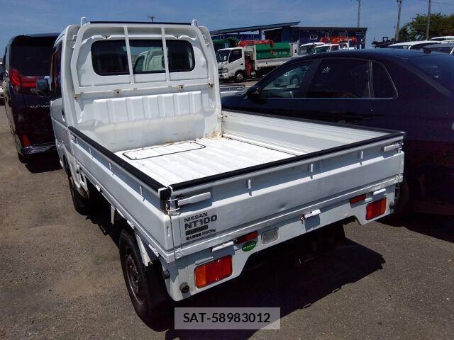 Nissan CLIPPER TRUCK 2018-02 8223051-1