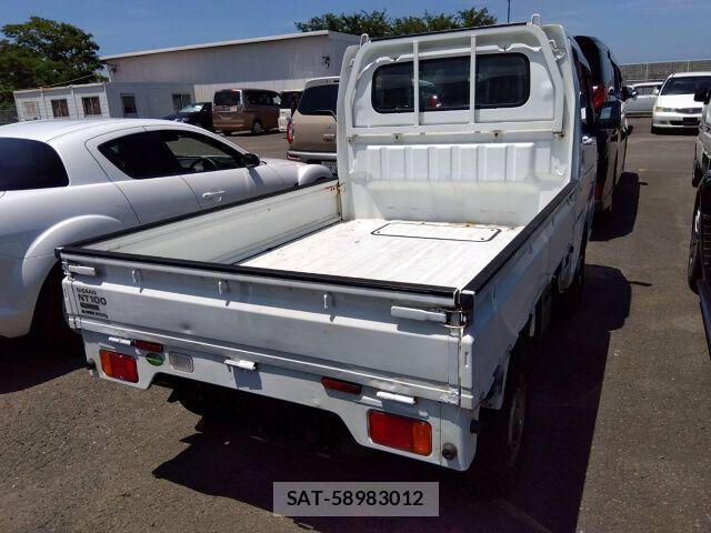 Nissan CLIPPER TRUCK 2018-02 8223051-4