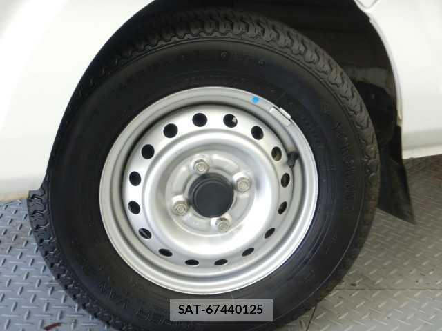 Nissan CLIPPER TRUCK 2017-02 8223934-15