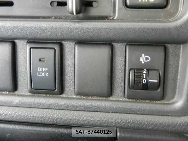 Nissan CLIPPER TRUCK 2017-02 8223934-4