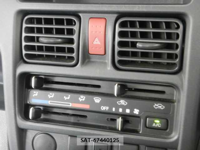 Nissan CLIPPER TRUCK 2017-02 8223934-8