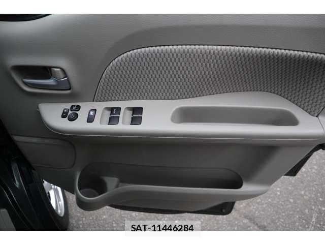 Nissan CLIPPER RIO 2023-08 8216207-2