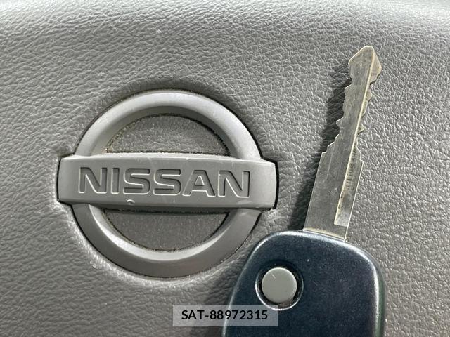 Nissan CLIPPER VAN 2015-12 8221272-3