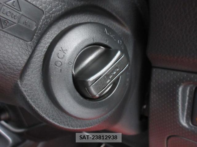 Nissan NV150 AD 2017-08 8216705-16