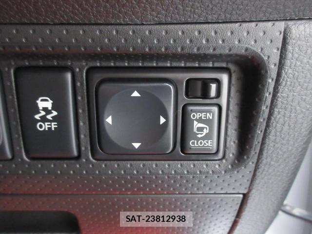 Nissan NV150 AD 2017-08 8216705-18