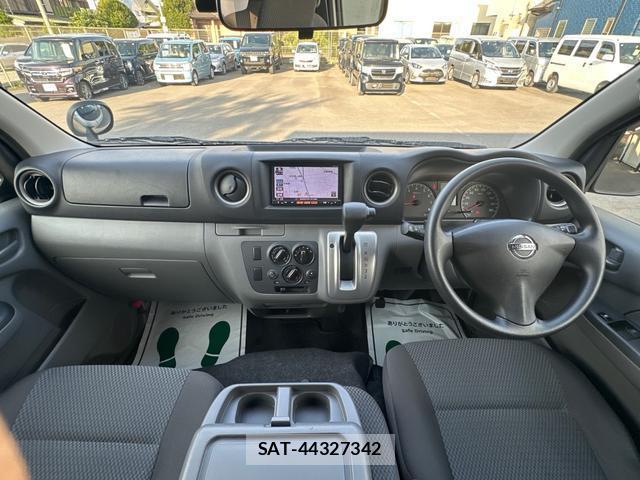 Nissan NV350 Caravan 2015-07 8218410-1