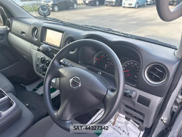 Nissan NV350 Caravan 2015-07 8218410-10