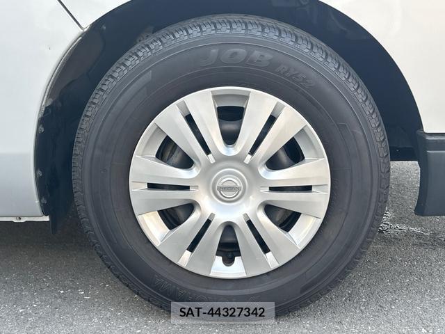 Nissan NV350 Caravan 2015-07 8218410-17