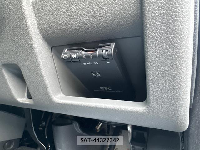 Nissan NV350 Caravan 2015-07 8218410-6