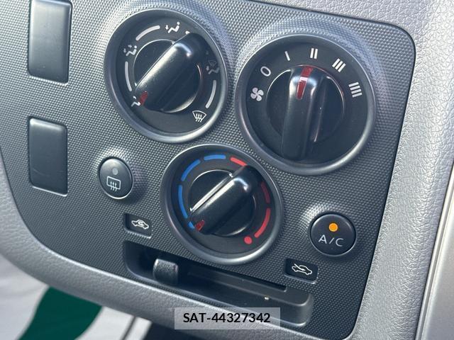 Nissan NV350 Caravan 2015-07 8218410-7