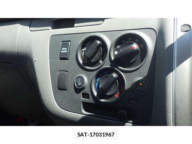 Nissan NV350 Caravan 2021-02 8218706-12