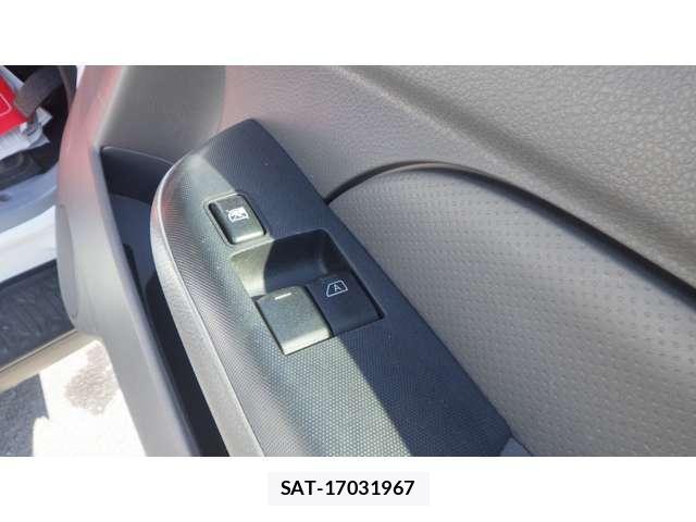 Nissan NV350 Caravan 2021-02 8218706-13