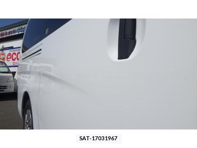 Nissan NV350 Caravan 2021-02 8218706-17