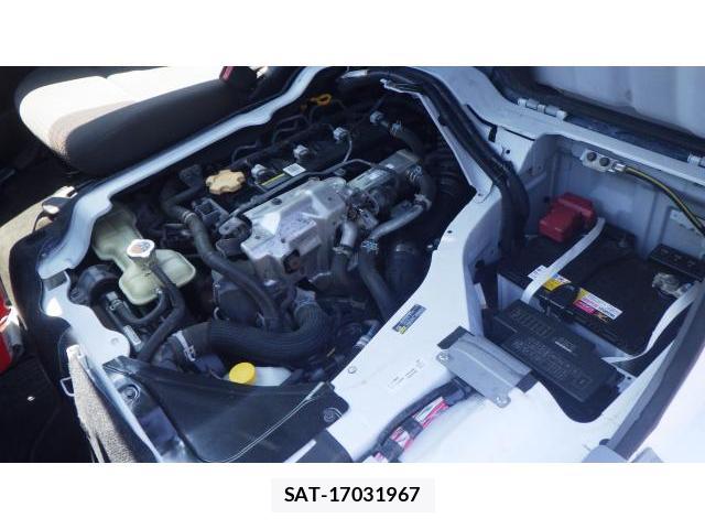 Nissan NV350 Caravan 2021-02 8218706-19