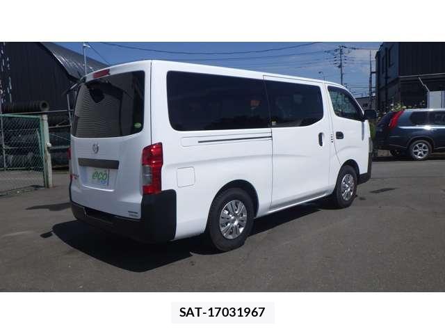 Nissan NV350 Caravan 2021-02 8218706-2