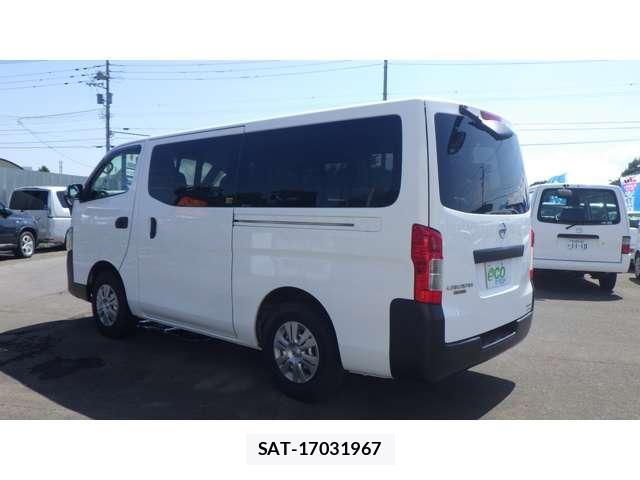 Nissan NV350 Caravan 2021-02 8218706-3