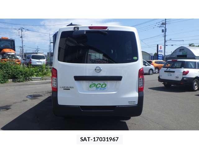 Nissan NV350 Caravan 2021-02 8218706-5