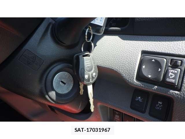 Nissan NV350 Caravan 2021-02 8218706-7