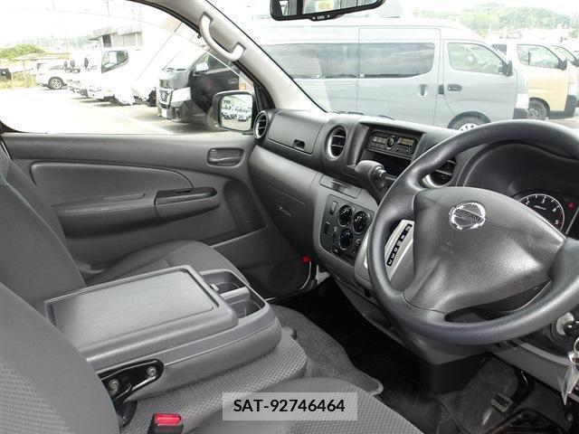 Nissan NV350 Caravan 2021-05 8218805-11