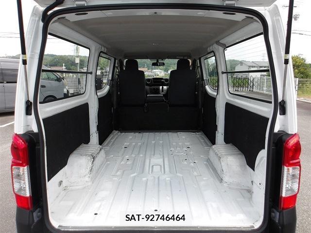 Nissan NV350 Caravan 2021-05 8218805-18