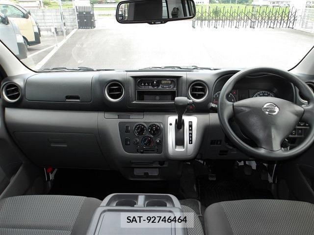 Nissan NV350 Caravan 2021-05 8218805-3