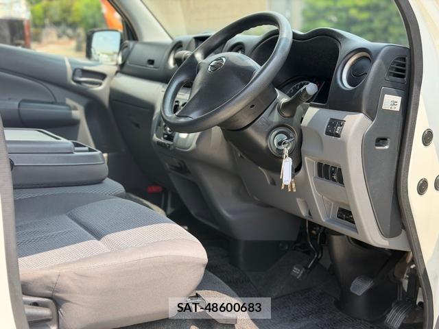 Nissan NV350 Caravan 2014-06 8220301-19