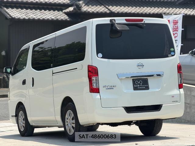 Nissan NV350 Caravan 2014-06 8220301-3