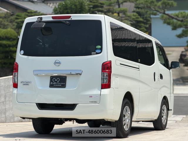 Nissan NV350 Caravan 2014-06 8220301-4