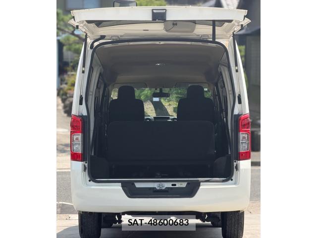 Nissan NV350 Caravan 2014-06 8220301-6