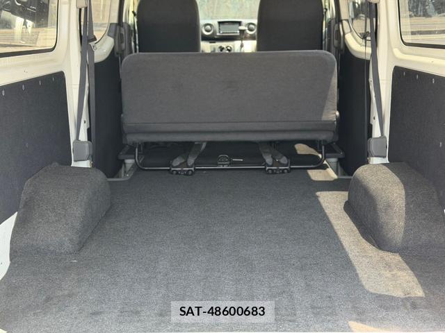 Nissan NV350 Caravan 2014-06 8220301-7