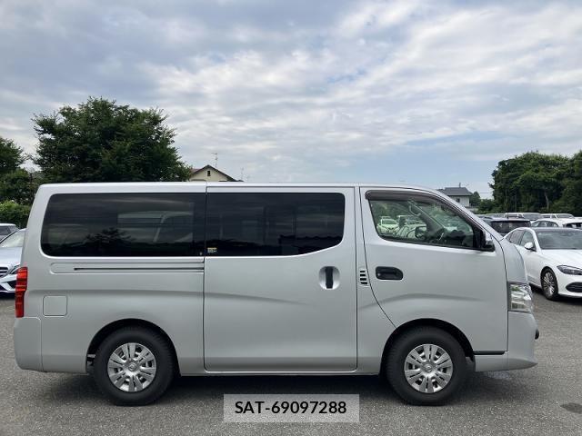 Nissan NV350 Caravan 2021-03 8220740-2
