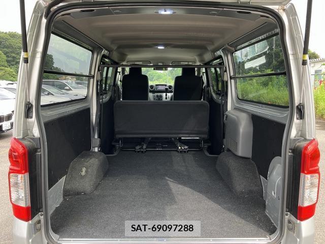 Nissan NV350 Caravan 2021-03 8220740-6
