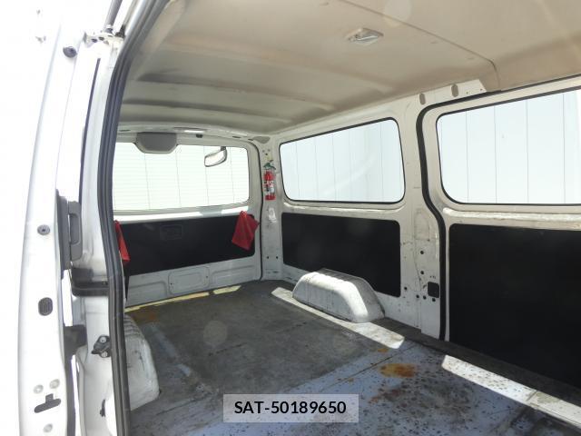 Nissan NV350 Caravan 2016-05 8222150-5