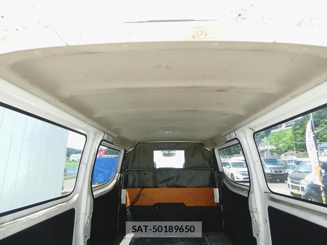Nissan NV350 Caravan 2016-05 8222150-8