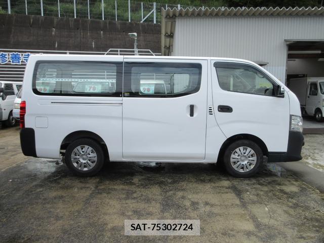 Nissan NV350 Caravan 2019-03 8222722-3