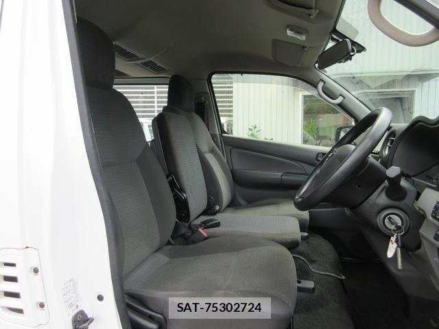 Nissan NV350 Caravan 2019-03 8222722-6