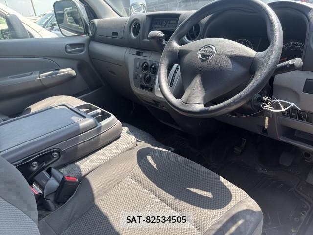 Nissan NV350 Caravan 2020-04 8222808-8