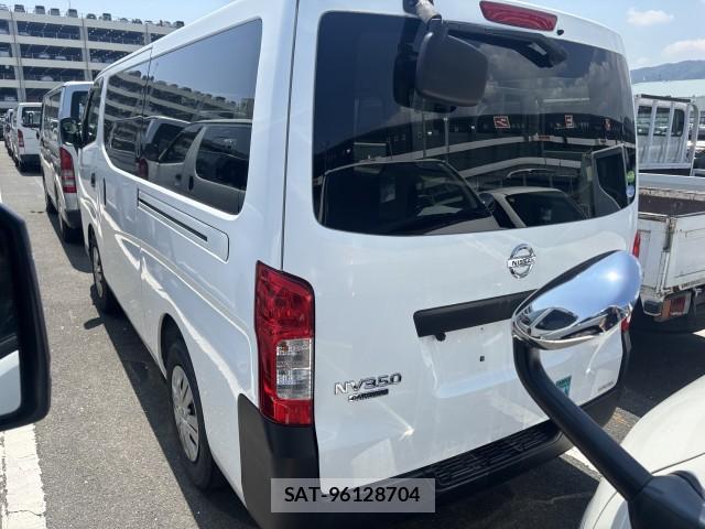 Nissan NV350 Caravan 2019-04 8222812-5